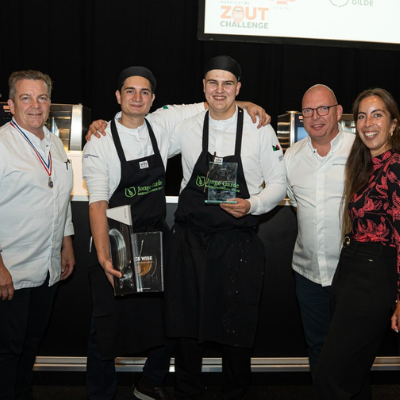 Jesler Touwslager en Nabee Oving winnaars van de Minder Zout, meer smaak Challenge op Gastvrij Rotterdam Jesler Touwslager en Nabee Oving winnaars van de Minder Zout, meer smaak Challenge op Gastvrij Rotterdam